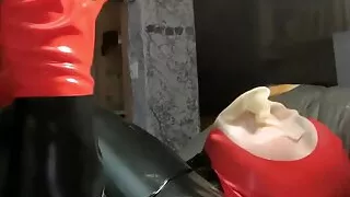 13 min breathplay in latex mask with electric stimulation