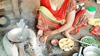 Komal chulhe par roti bana rahi thi yahi ishara kar diya