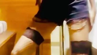 Sri Lankan bar dancer