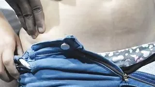 Nepali buda budi ko lyaam lyaam chikaai, puti padkaudai pachadi bata chikeko