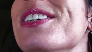 Hot Milf Gets Pussy Licked Before The Huge Cock Is Pushed