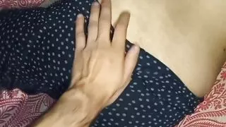 Homemade desi wife fucked before going to sleep and it was fun to hit the wife,s desi chut