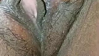 Mere chud ko hat se touch kar raha hai