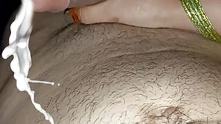 meri BHABI ne mera LAND ko hila ke us ka sara pani nikala