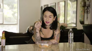 Porn Stars Eating Loves Leftovers - Joanna Angel