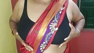 Horny Indian gorgeous stepmom showing her armpit and playing with her pussy closeup