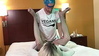 College, Fetischsex, Riesenschwanz, Transensex, Tätowiert, Jung