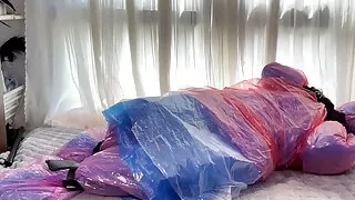 Fehura com Cute girl wearing raincoat orgasm