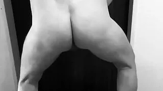 Oldie is masturbating and jerk off