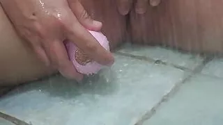 Testing new vibrator on my wet pussy