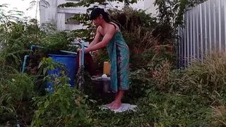 FN037 I shower flirt with men I enjoy sex