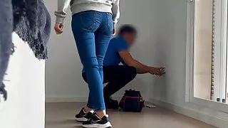 I call the young electrician to fix the plug and give him a blowjob and surprise fuck him without him knowing