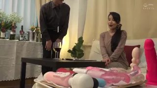 VE2304- A Mature Wife Who Picked Up Girls Secretly Masturbates With A Vibrator On The Desk