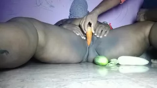 A Self-indulgent Tamil Wife With All Kinds Of Vegetables Clear Audio 100