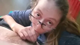 Lilith Gives A Sloppy Blowjob (part 1)