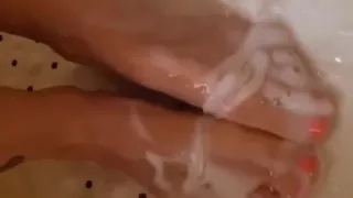 Hall Of Famers Fiance Playing With Cum Juices On Her Feet