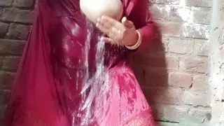 Indian bhabi shawar masti