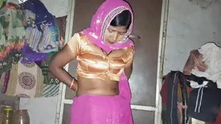 Indian aunty opening her full cloth and fingering her pussy