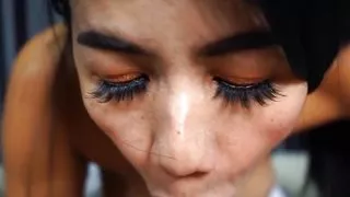 Thai girl sucks cock for donations