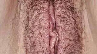 I jerk off my hairy pussy in front of my lover for my man, I wet, I cum, clit orgasm