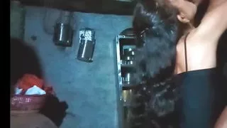 Sahdi me aayi hot item ko akele room me le jakar maje liye