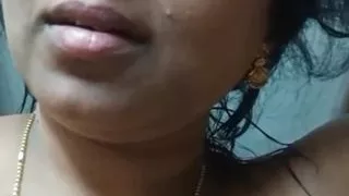 Tamil ponnu dirty talking with boobs showing clearly in Tamil South Indian girl romance video calling for stepbrother