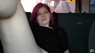 Progulka Po Lesoparku S Vibratorom Distancionnogo Upravleniya I Masturbaciya V Mashine Na Parkovke