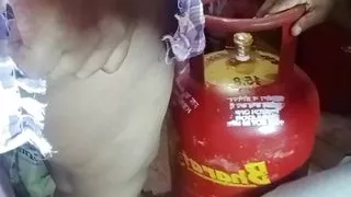 Tamil girl having rough sex with gas cylinder delivery man