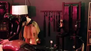 Facesitting on the Rubberslave