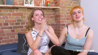 19-jahrige Lilith Wird Von Der 25-jahrigen Em