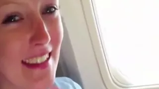 Blonde Blowjob In Einem Flugzeug