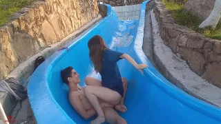 Tonta De Mi Hermanastra Se Queda Atascada En La Resbaladilla De La Piscina Y Aprovecho Para Follarmela De Manera Salvaje. 9 Min