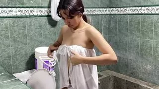 I fuck with an attractive girl I meet in a photography studio