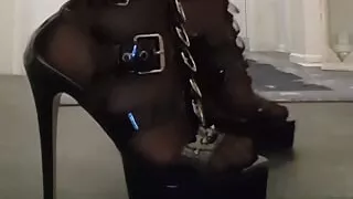 Walking in High Heels & Showing off a new Outfit! (PART 2)