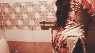 Pakistani step mom ki garmi  shower