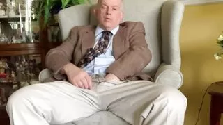 Silver 66 yr old daddy masturbating