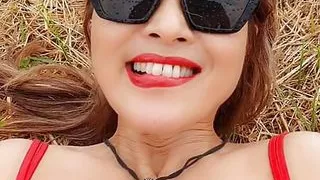 Mature milf fingerings pussy