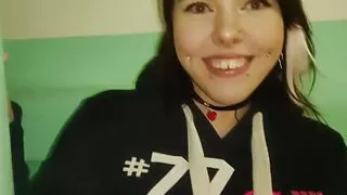 Pretty woman sucked while her boyfriend was in the car