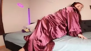 Nice Robe Fat Pussy