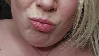 Mommy loves to play and squirt all for pleasure