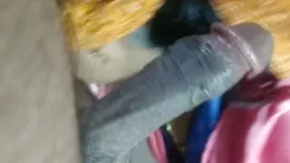 A sales girl in Kochi sucks her boyfriend's cock in her mouth