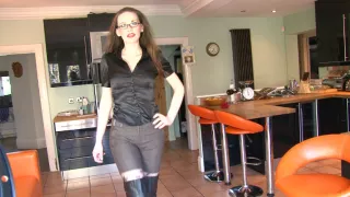 Mystique talks vampires and hairy lifestyles - WeAreHairy