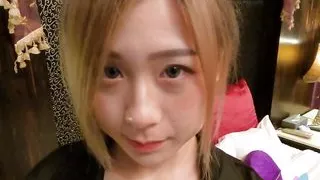 Sexy Chinese girl Lin Siyu has sex with her boyfriend in a hotel room.