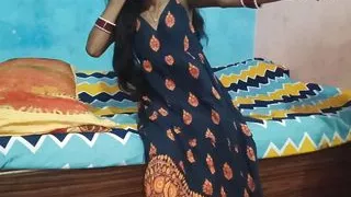 Mere bhai ne muje mere room me aake apna bada lund dikhaya or muje choda