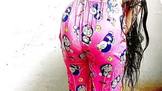 Priya bhabhi Ki Nahate hua Video Banayi Chupke Mja aayega Video Dekhkee