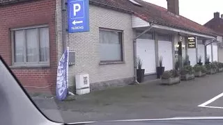 Junge Studentin braucht Taschengeld