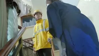 Asian young wife using a big sex toy to fuck her wet pussy and got orgasm