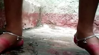 Moot rhi bhabhi ki video shoot kiya