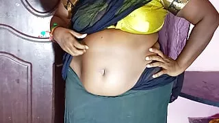 Tamil desi wife moves and dances obscenely
