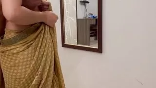Fucking Hot Bhabhi When She Is Alone at Home